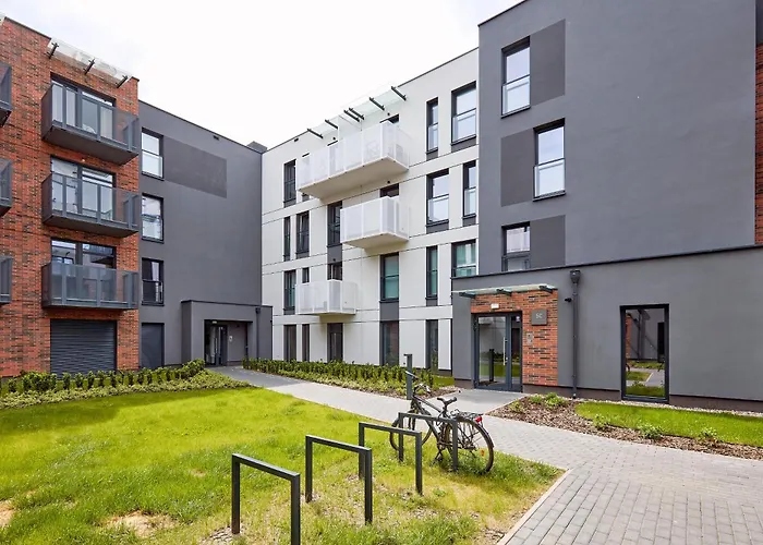 Airport Comfort By Bookinghost